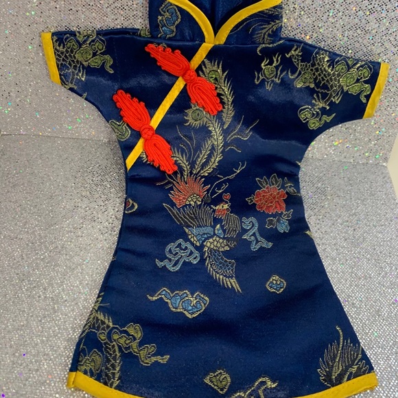 Asian Colorful Dress Bottle Cover - Picture 2 of 4